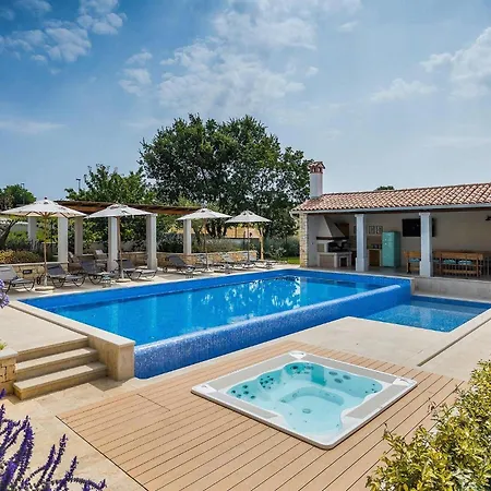 Terrarossa Kastelir * بوريتش