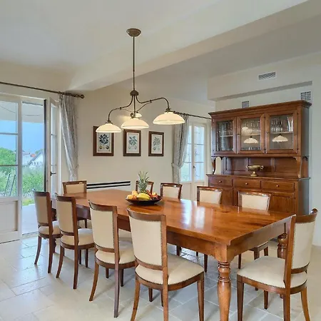 Terrarossa Kastelir بيت للعطل بوريتش