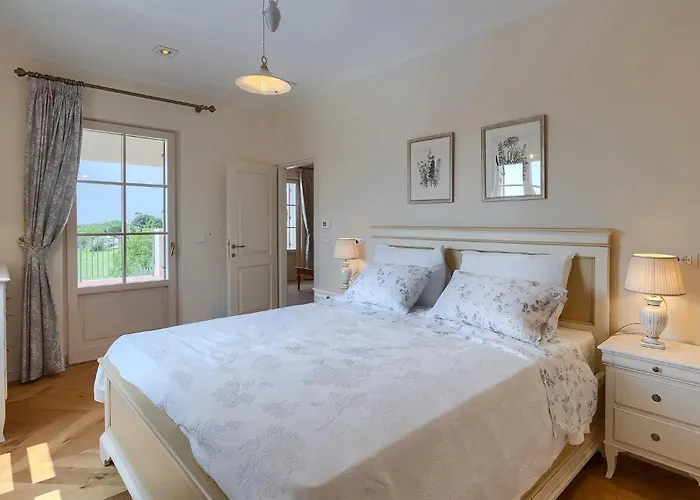 Ferienhaus Terrarossa Kastelir *