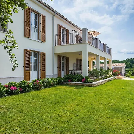 Nyaraló Terrarossa Kastelir Poreč